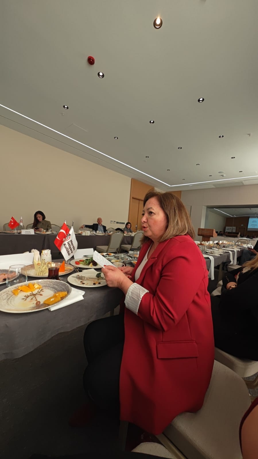 Mik. Genel Sekreter Binnur Yetik